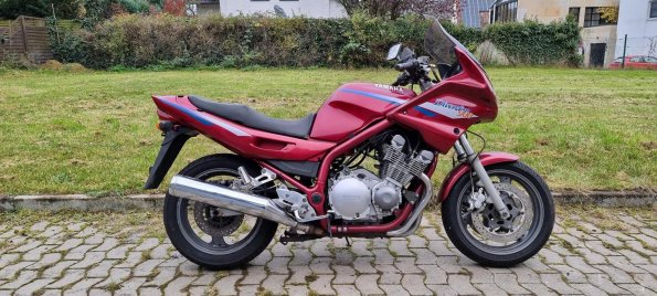 Yamaha-XJ-900-4KM-21-Copy